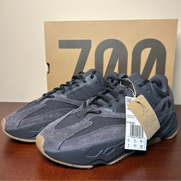 YeezyAdidas Yeezy Boost 700 Utility Black (Size Men's 10 Women's)